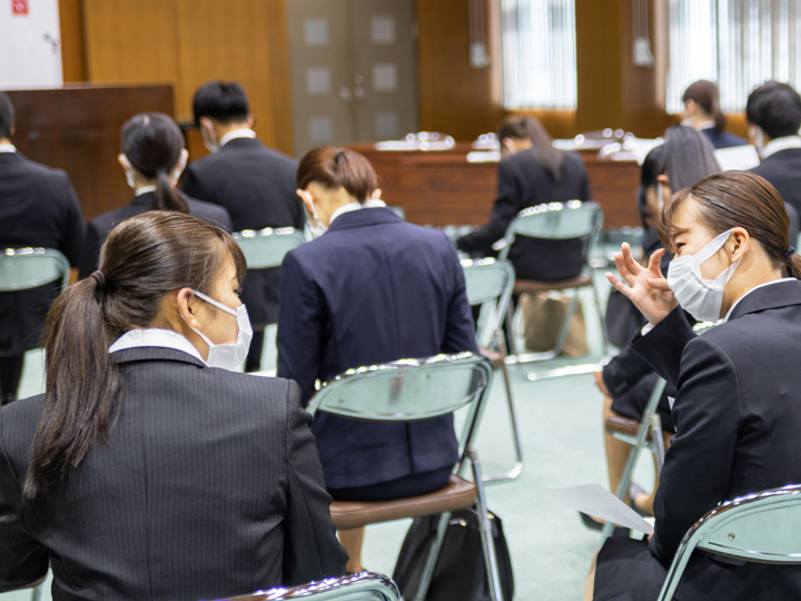 入社式